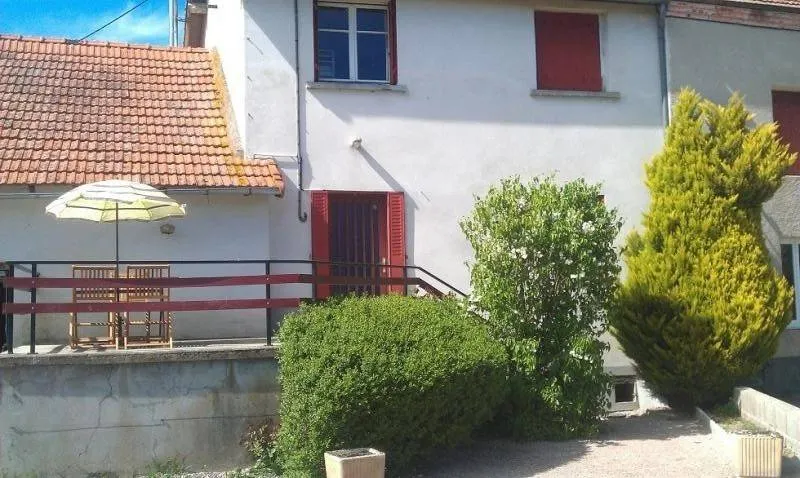 Gite with barbeque, terrace & garden | Pet-friendly - Image 1