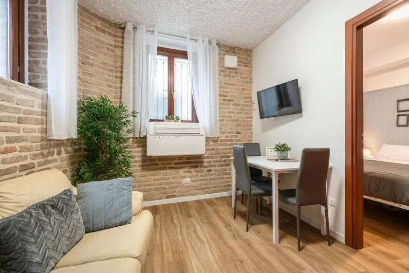 Flat | Suitable for remote work | Pets are welcome - Image 1