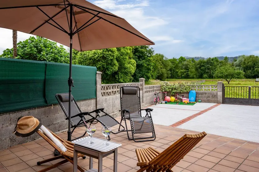 Maison avec barbecue et terrasse | Vue montagne - Image 1