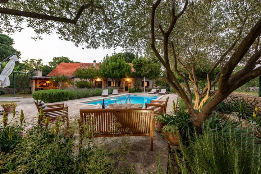 Child-friendly nice villa with garden, BBQ & terrace | Pet-friendly - Image 1