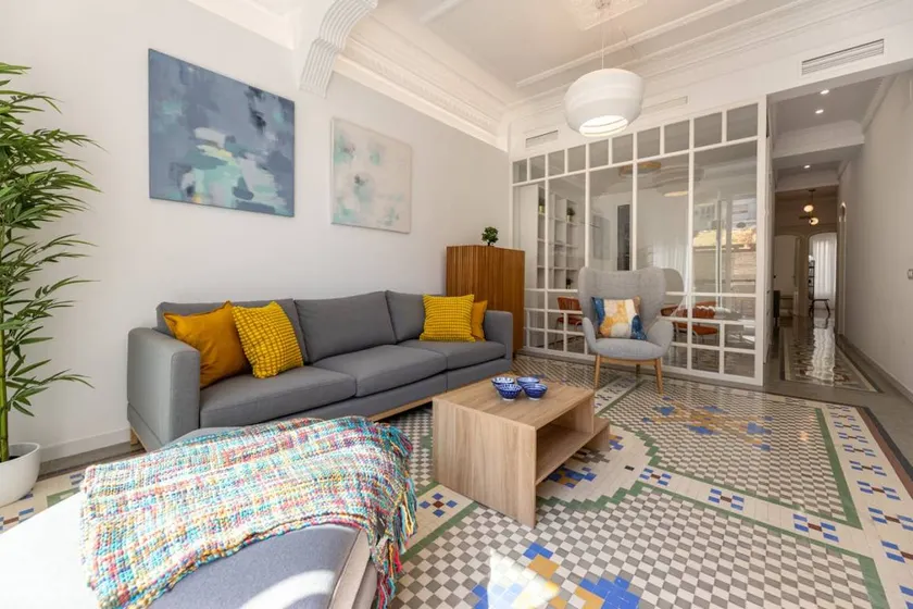 Fully equipped holiday apartment with terrace - Image 1