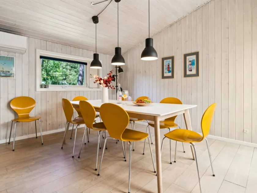 Family-friendly holiday home with sauna, private pool & terrace | Next to the beach | Pet-friendly - Image 1