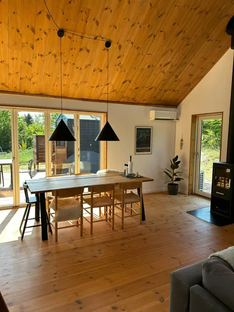 Family-friendly house with sauna, barbecue & garden | Suitable for remote work - Image 1