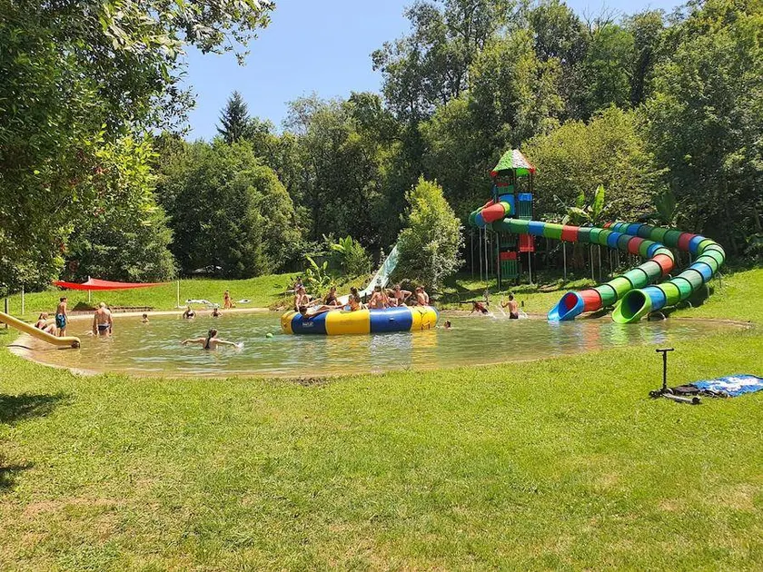 Kinderfreundliches Zelt mit Pool und Grill | Gartenblick - Image 1
