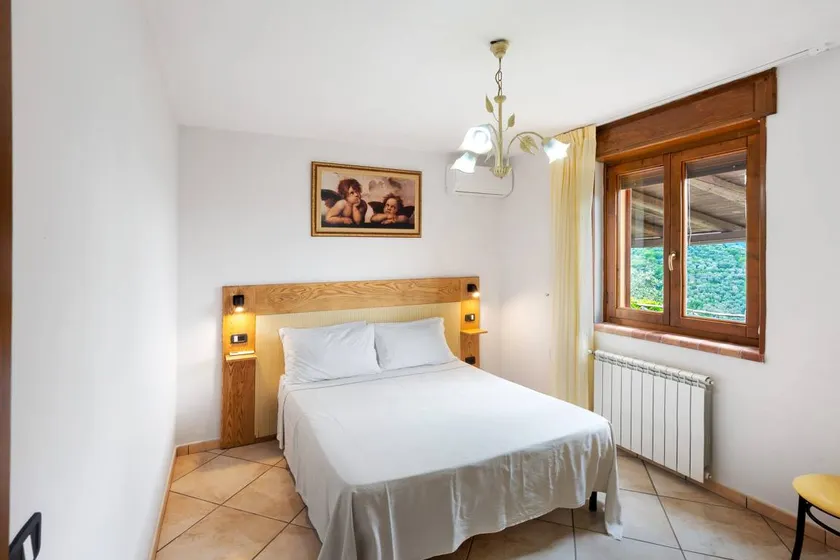 Cabin with terrace, garden & pool | Mountain view - Image 1