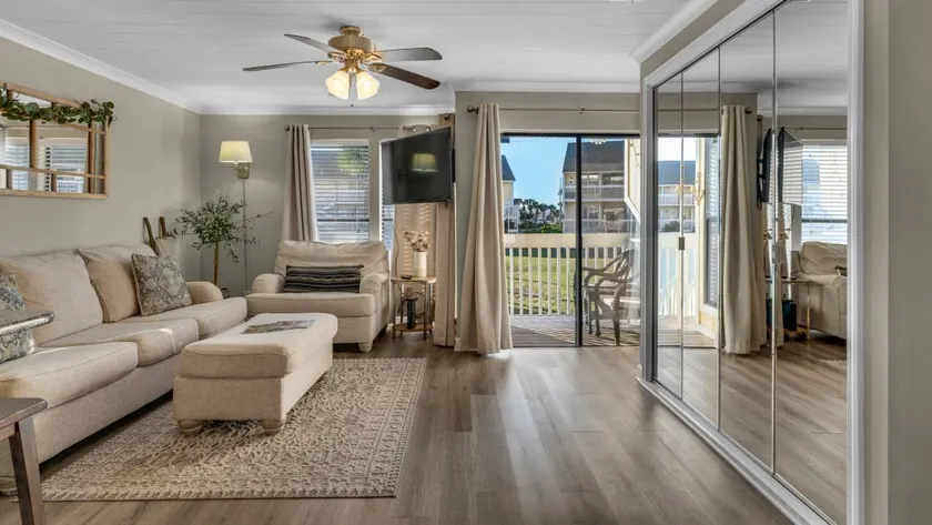 Child-friendly apartment with jacuzzi, pool & fast internet | City view - Image 1