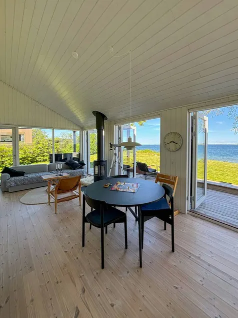 House with garden, BBQ & terrace | Sea view - Image 1