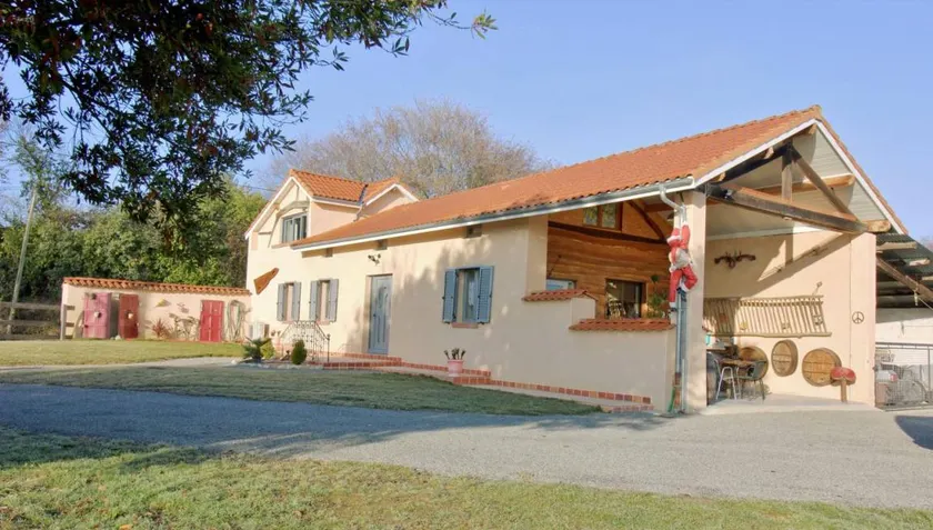 Gite with garden, terrace & barbecue - Image 1