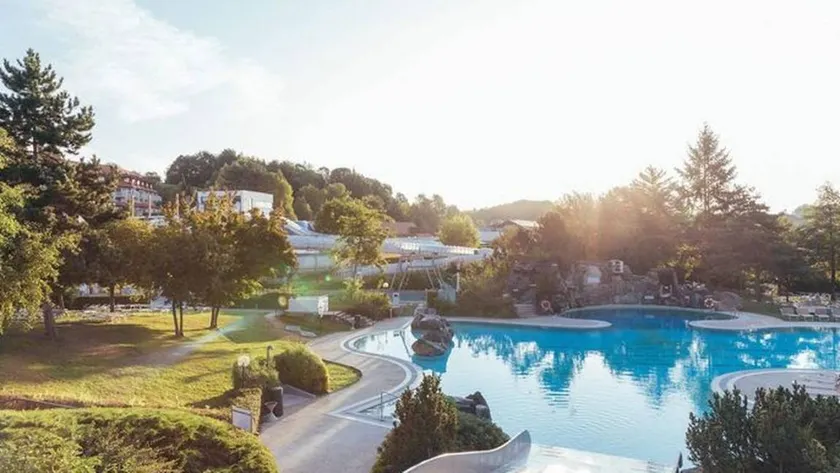 Nice holiday apartment with terrace | Suitable for remote work - Image 1