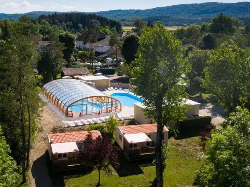 Beautiful mobile home with terrace & heated pool | Pets allowed - Image 1