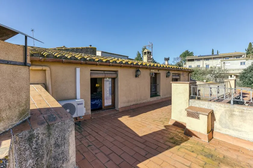 Maison avec terrasse - Image 1