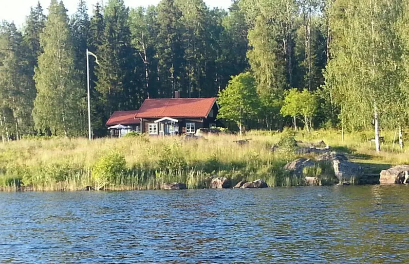 Ferienhaus direkt am See in Bergslagen mit Sauna und Boot - Image 1