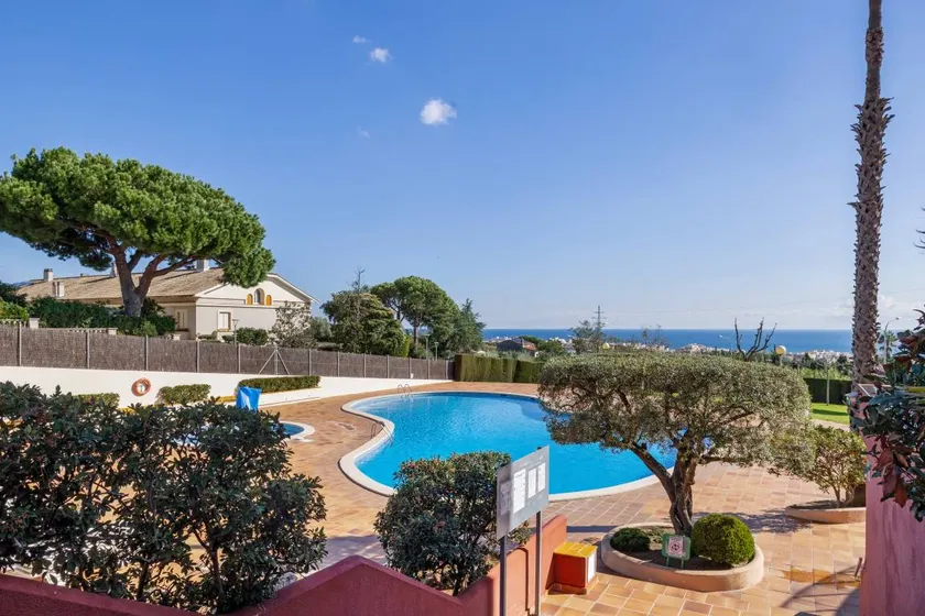 Appartement convivial et familial avec jardin, piscine et internet haut débit | Vue montagne | Adapté au travail à distance | Avec animaux admis - Image 1