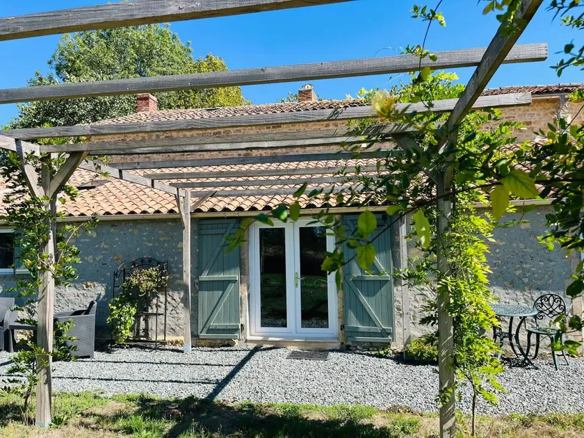Casa con terrazza, giardino e griglia | Vista sul giardino - Image 1
