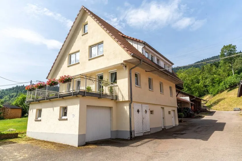 Apartment 'Brujosenhof' with Private Terrace, Shared Garden and Wi-Fi - Image 1