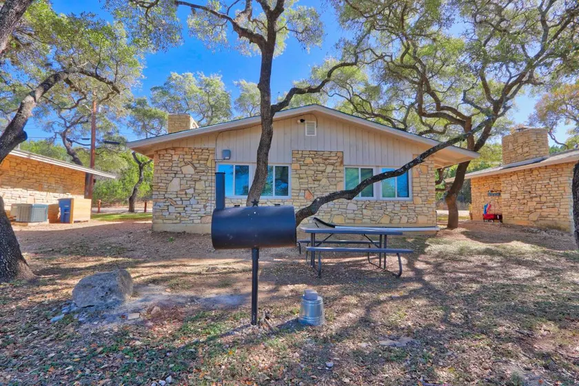 Millie's Cottages Unit 4 - Clara - Image 1