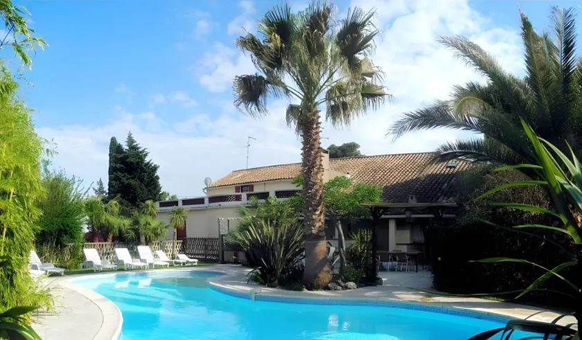 Familienorientiertes wunderschönes Ferienhaus mit Grill, Garten und Pool | Gartenblick | Perfekt für die Arbeit von Zuhause | Haustiere sind willkommen - Image 1