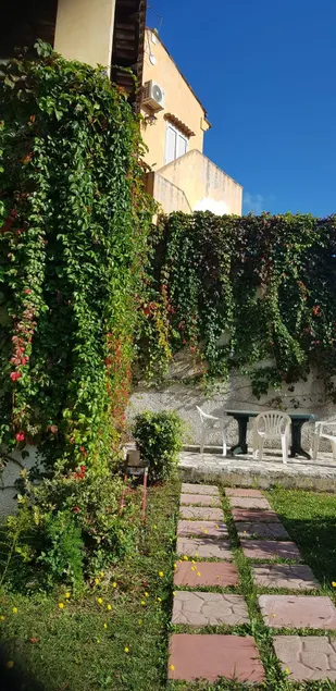 Flat with garden & barbeque - Image 1