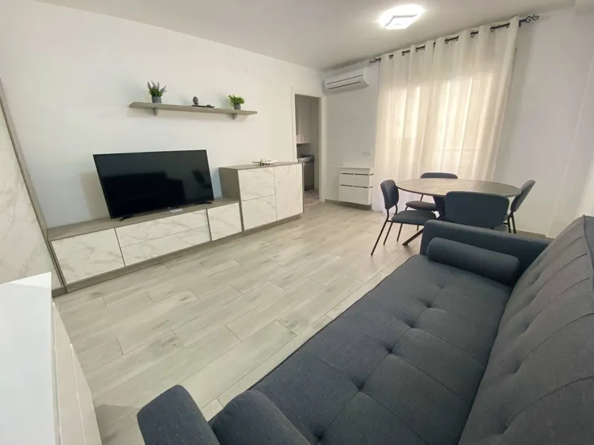 Fully equipped charming flat with terrace - Image 1