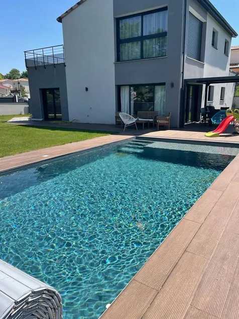 Fully equipped pleasant villa with pool, terrace & barbecue | Pool view - Image 1