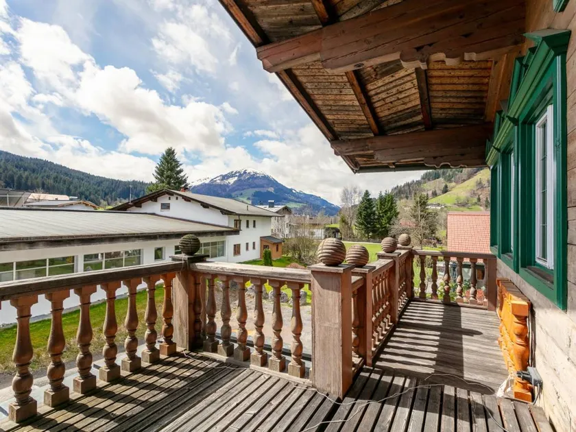 Accommodation for small groups, ski bus nearby - Image 1