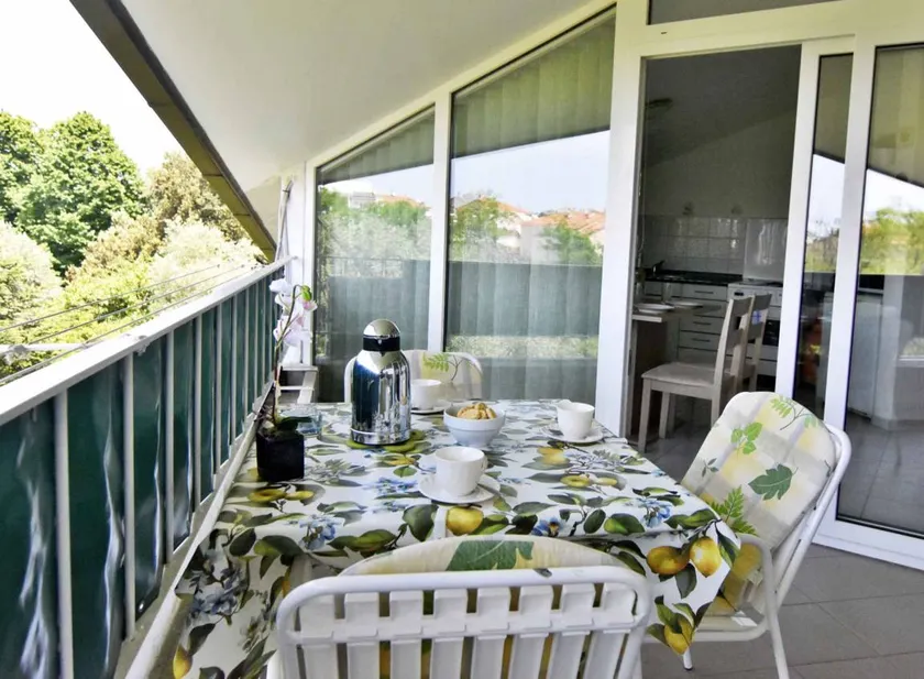 Holiday apartment with garden - Image 1
