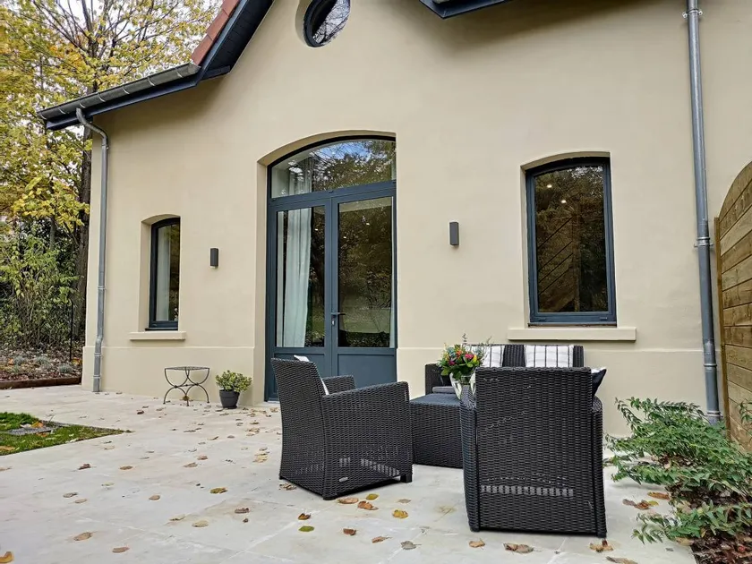 House with barbeque, terrace & garden - Image 1