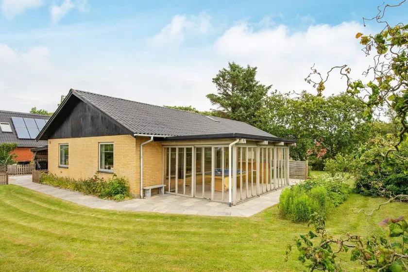 Fully equipped house with garden, terrace & barbeque | Pets allowed - Image 1