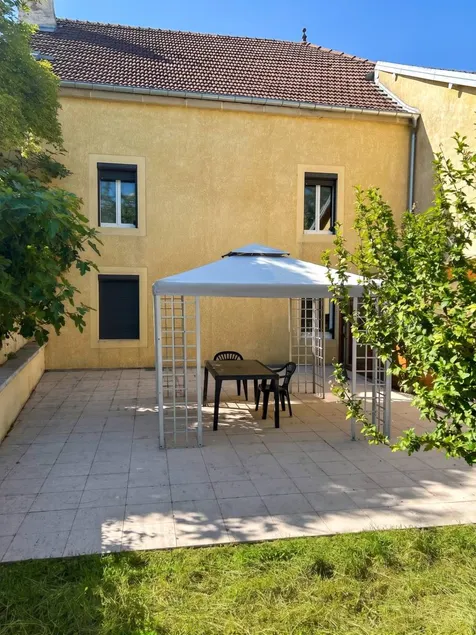 Agréable maison de vacances avec jardin et terrasse | Vue jardin | Avec animaux bienvenus - Image 1