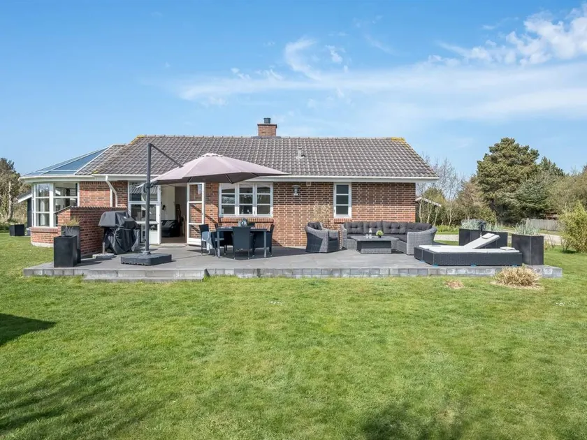 Child-friendly house with terrace | Close to the beach | Dogs allowed - Image 1