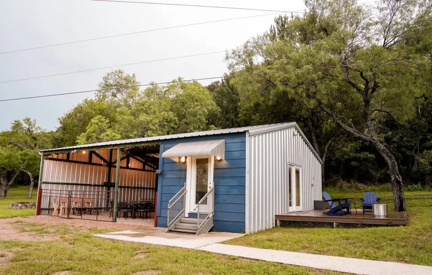 Gorgeous Tiny House with Fire Pit, Games and Barbecue in San Saba, Texas - Image 1