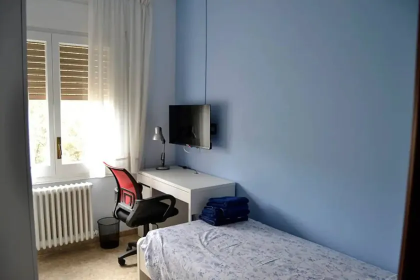 Dedicated room with garden - Image 1