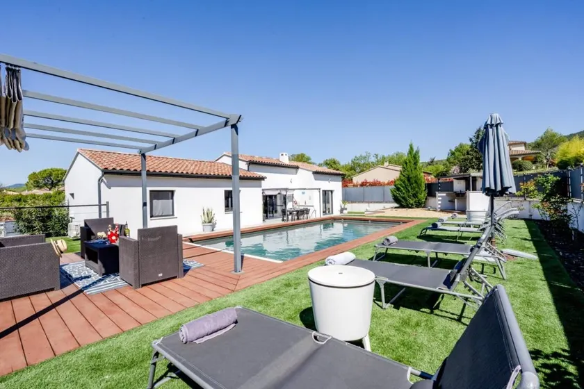 Children-friendly spacious villa with pool, barbeque & terrace | Mountain view | Dogs allowed - Image 1
