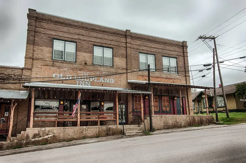 Hoxie Street Hostel - Image 1