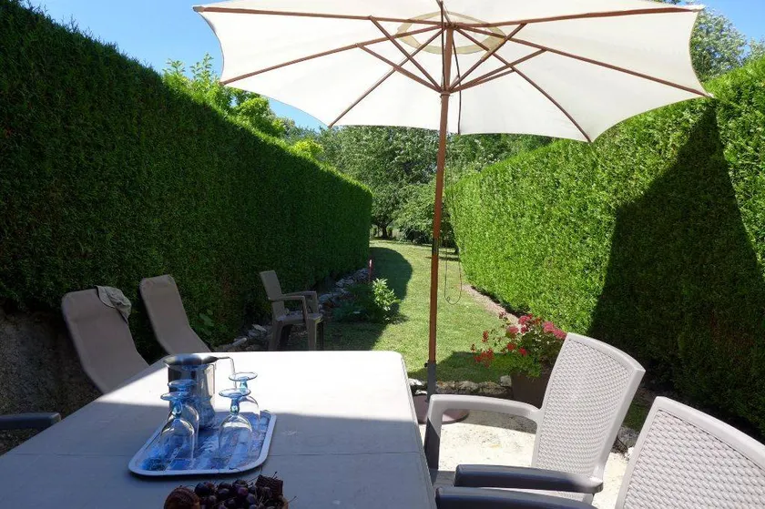 Gite with terrace & garden - Image 1