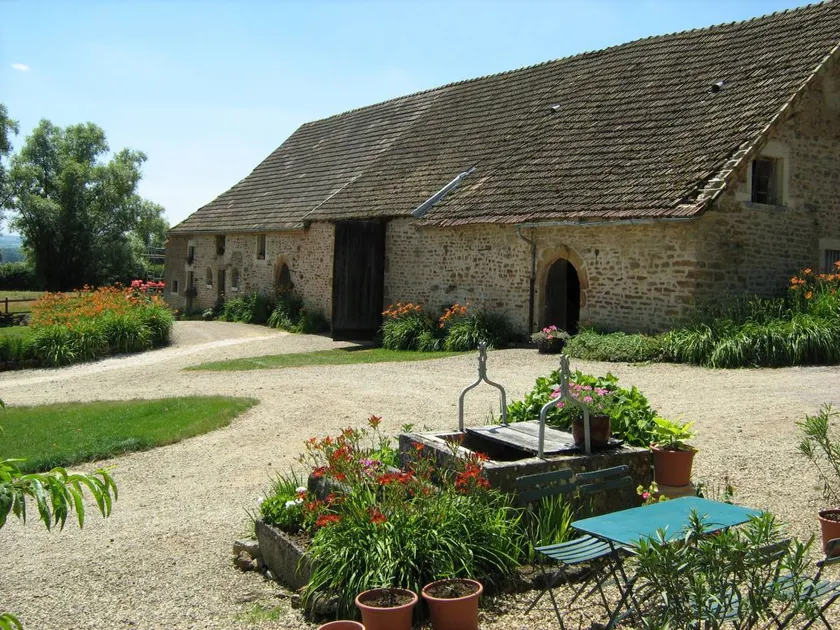 Bed and breakfast with jacuzzi & garden | Garden view - Image 1