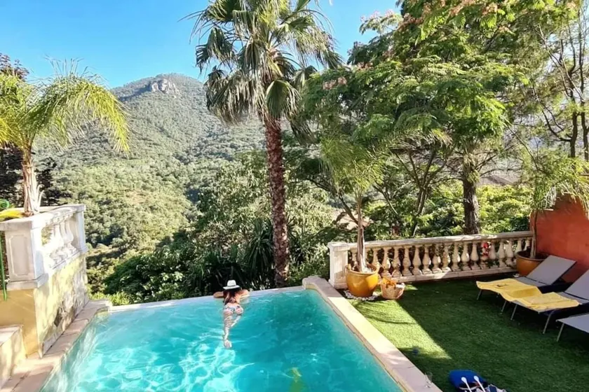 Villa entièrement équipée avec piscine, terrasse et jardin | Vue piscine | Idéale pour le télétravail - Image 1