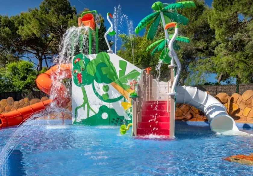 Family-oriented lovely campsite with pool | Next to the beach - Image 1