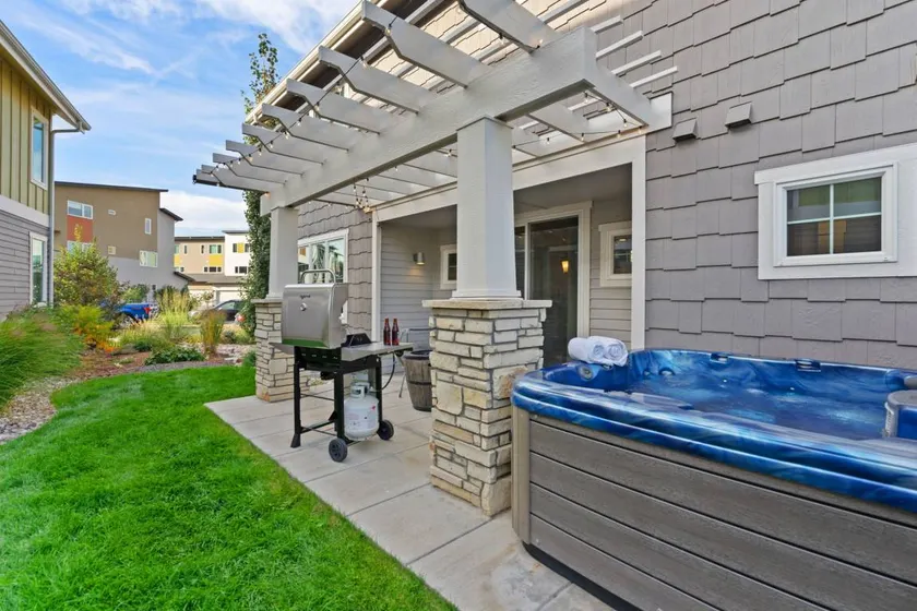 227 Urban Prairie St - Image 1