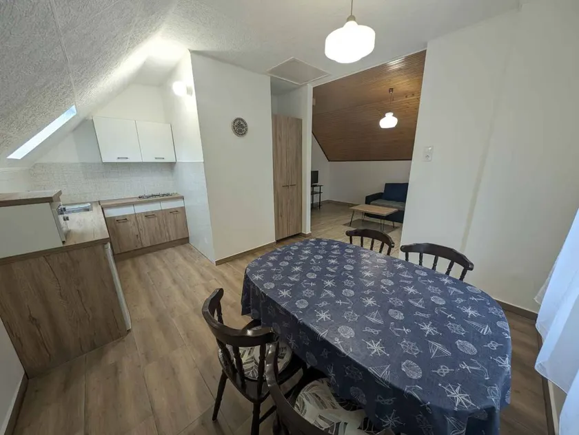 Apartment with terrace & garden - Image 1