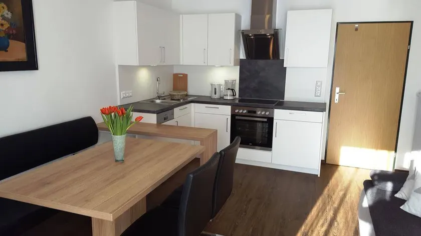 Apartment with barbeque & garden - Image 1
