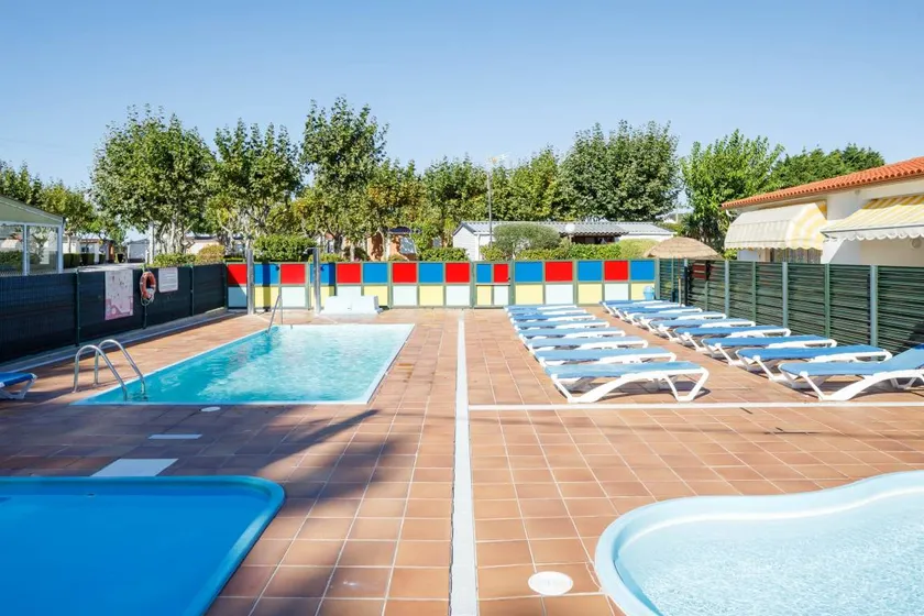 Bungalow 'F' with Private Pool, Private Terrace and Wi-Fi - Image 1