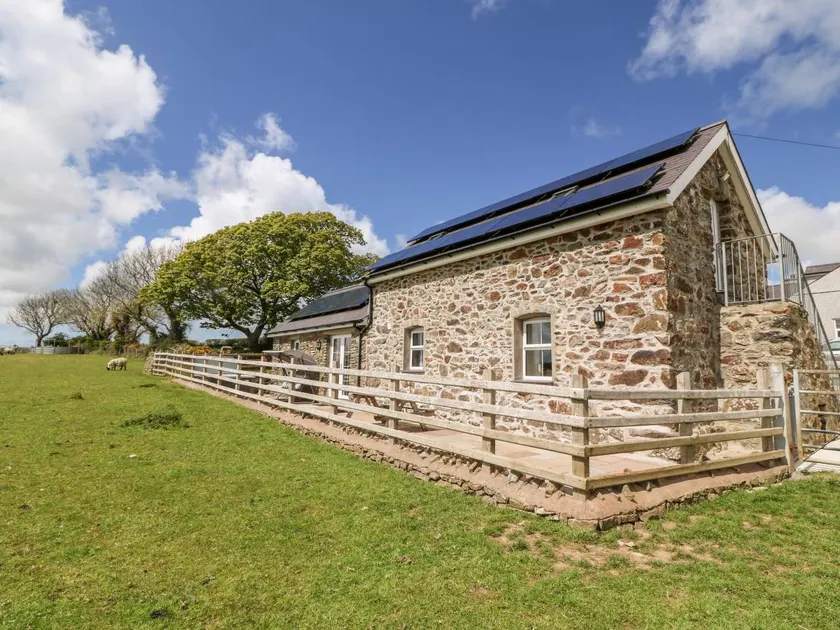 Cottage with garden & jacuzzi - Image 1