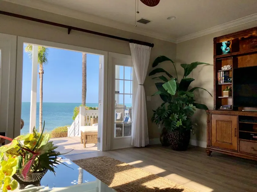 Waterfront Luxury Villa 62 3 Bedrooms 2.5 Bathrooms Villa - Image 1