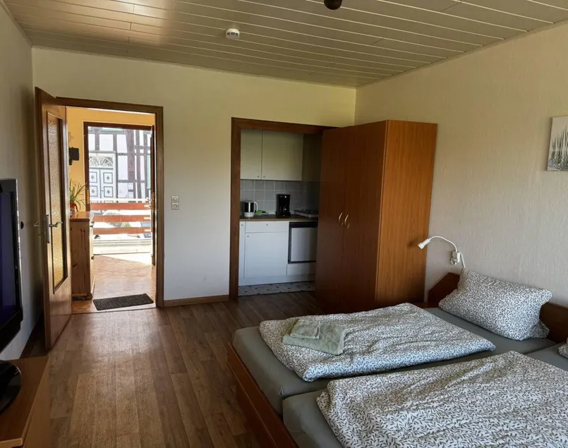 Children-friendly pleasant flat with pool - Image 1
