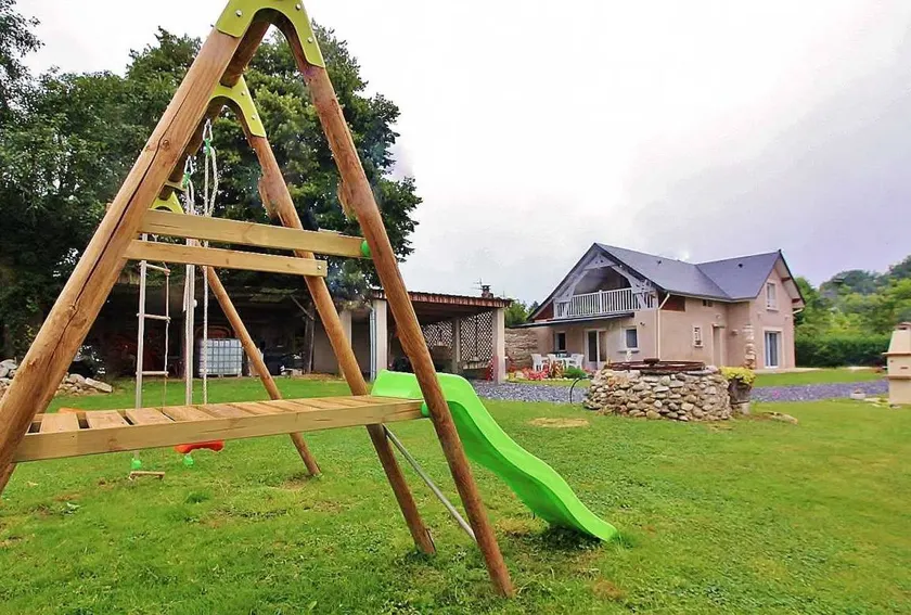 Beautiful gite with garden, terrace & BBQ - Image 1