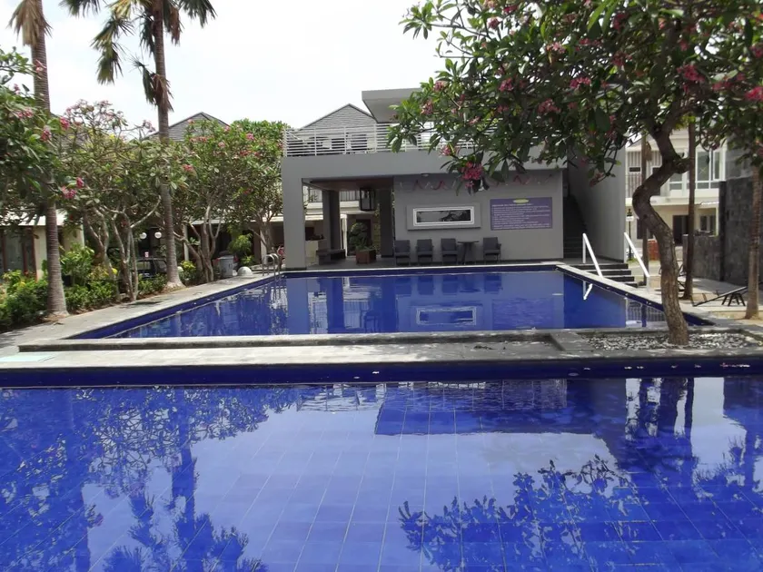 Family-friendly house with terrace, garden & pool | Garden view - Image 1