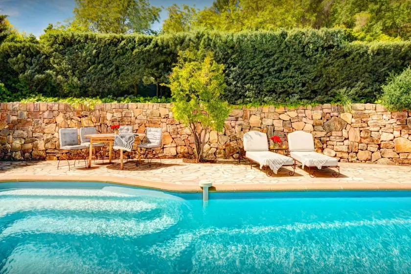 House with terrace, garden & private pool - Image 1