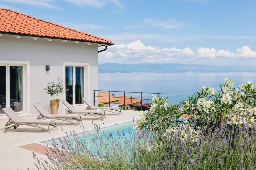 Family-friendly villa with garden, private pool & terrace | Water view - Image 1