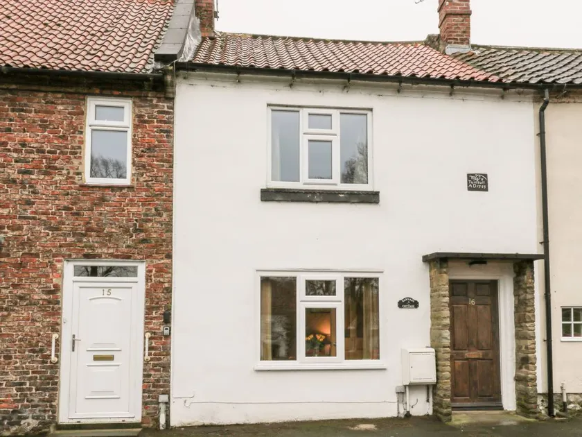 Child-friendly cottage with garden | Pets are welcome - Image 1